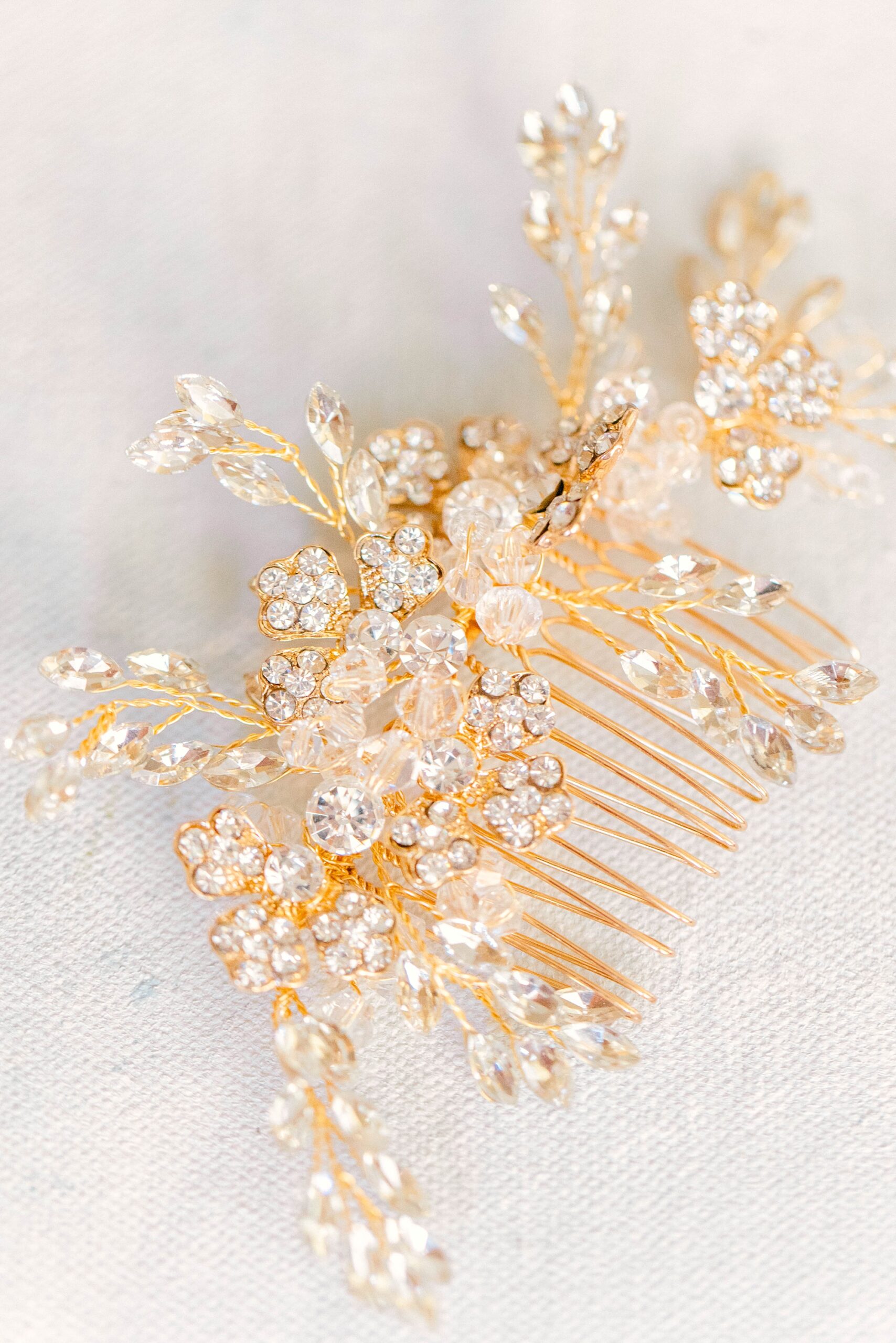 bride's gold comb for wedding day